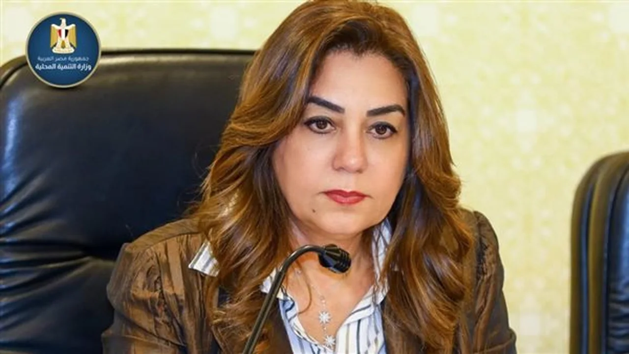 حركة تعيينات واسعة.. قرار منال عوض ينظم العمل بعد دمج وزارتي البيئة والتنمية المحلية